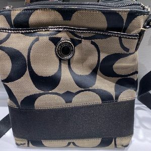 Coach side bag. 5/10 condition
